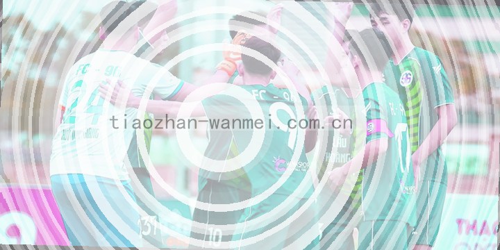 记分板上，比分29比31紧咬，时钟还剩4.5秒，全场屏息静气。